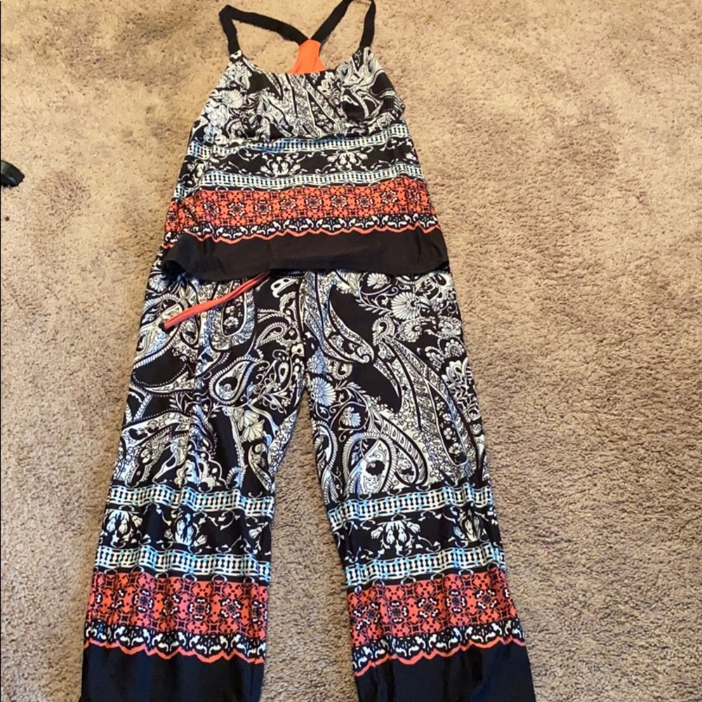 EUC awesome 2-pc pj’s